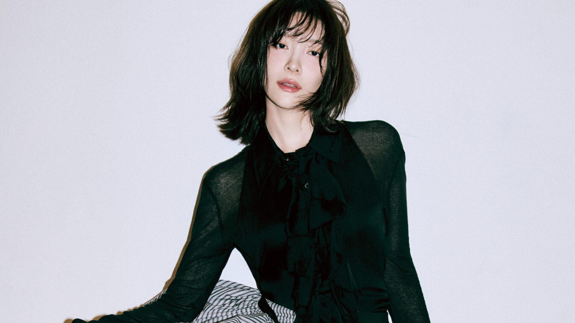 투명하고 자유로운 박지현 | 더블유 코리아 (W Korea)