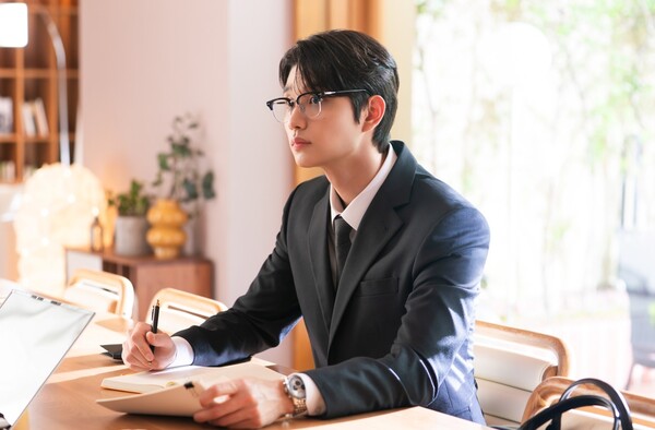 유미의 세포들' 김재원, '혐관로맨스'로 반전 매력 폭발! < 드라마 < 방송 < 기사본문 - 아이즈(ize)