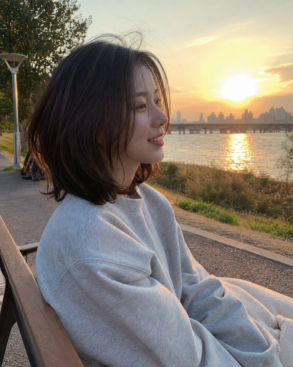 한강공원 노을빛 아래 살아나는 레이어드 볼륨