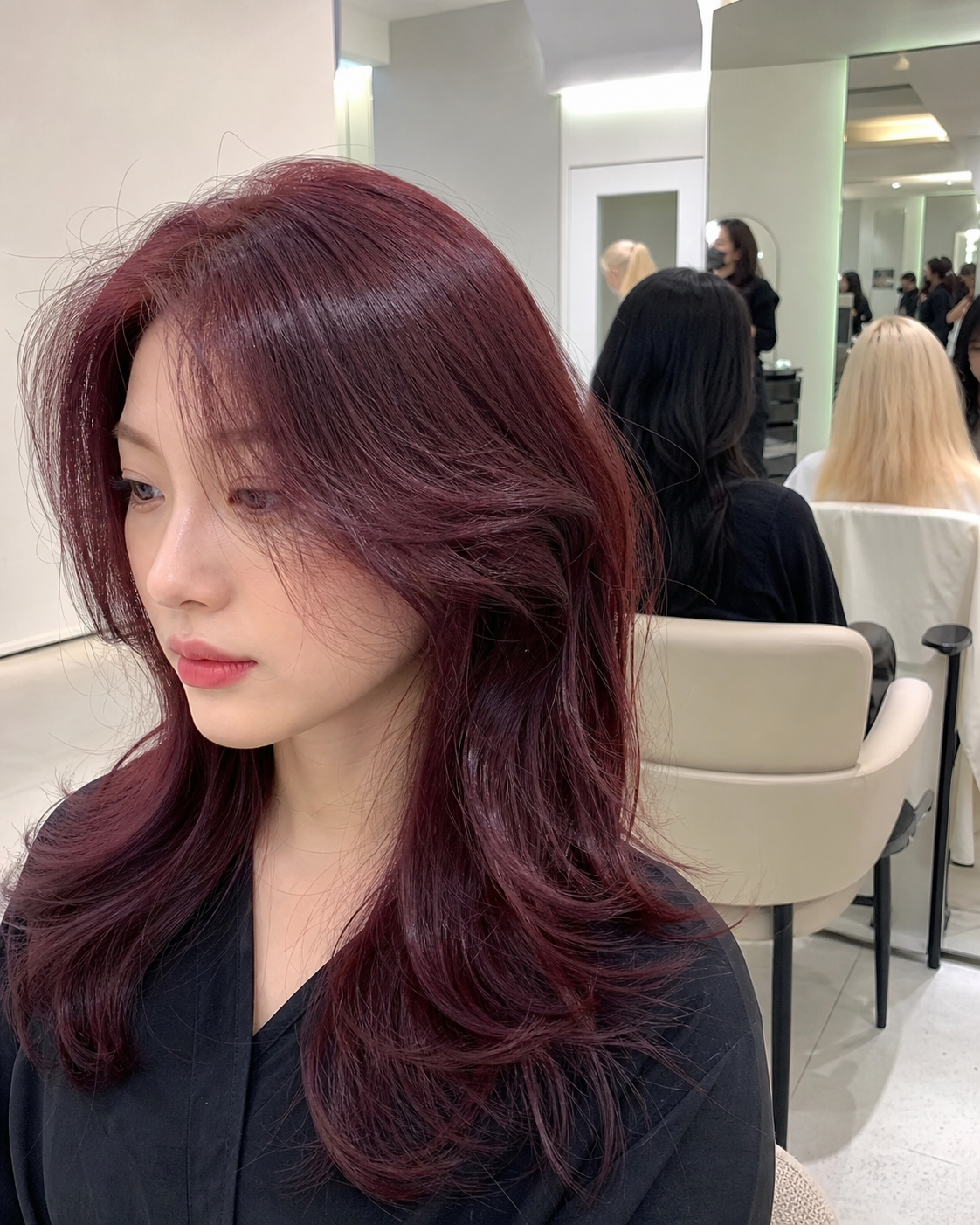 탈색 없이 분위기 전환이 가능한 레드바이올렛 컬러