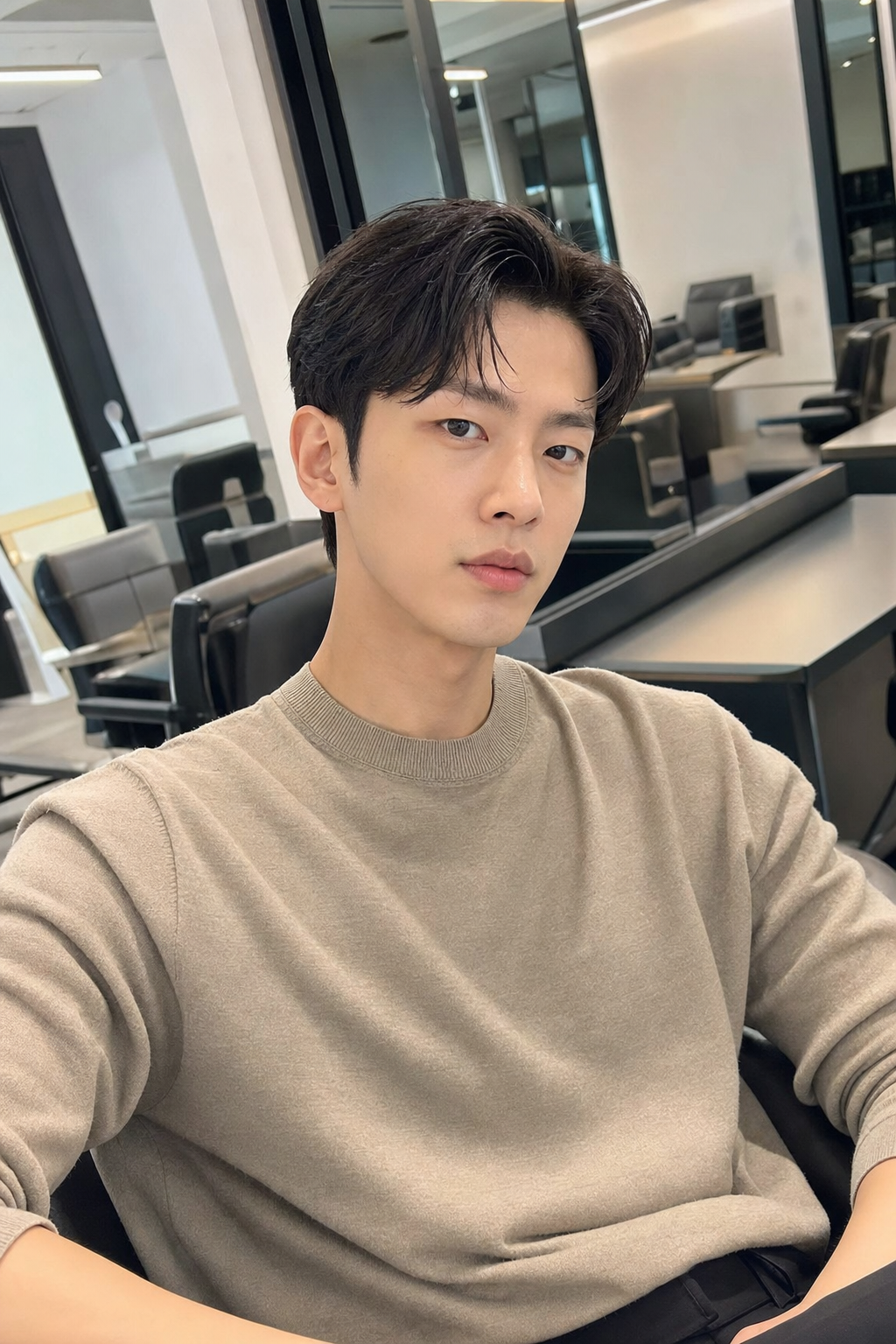 이재욱 화보처럼 자연스러우면서도 세련된 헤어스타일