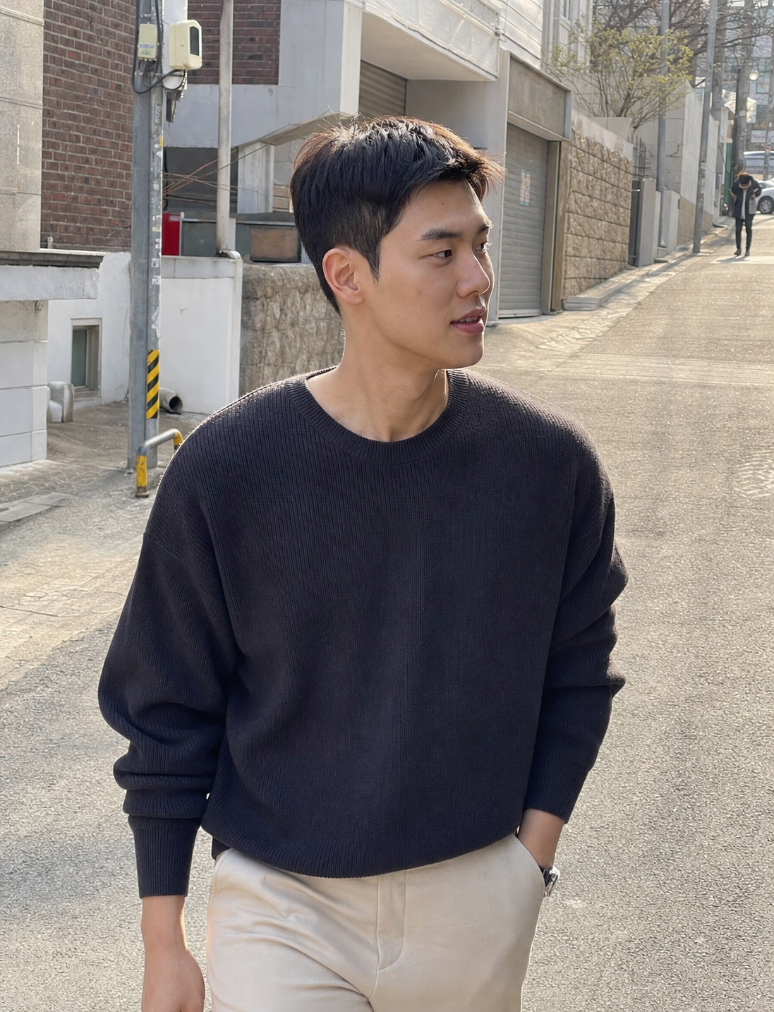 대학가 골목에서 옆라인이 잘 드러나는 각도