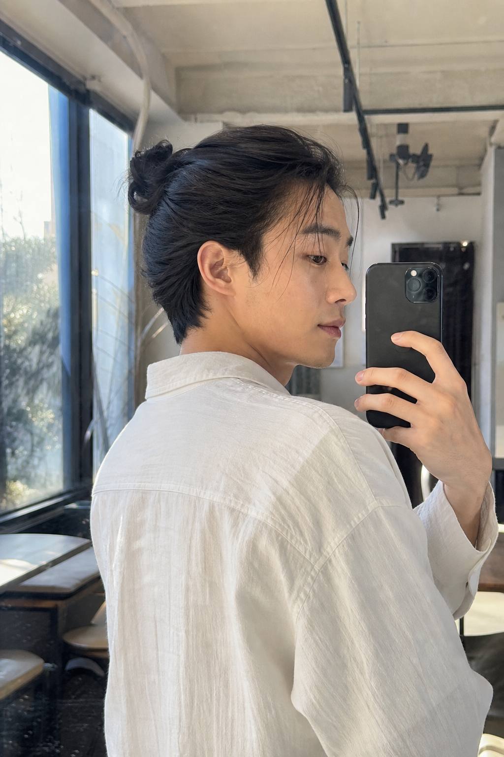 카페 거울 셀카로 보는 자연스러운 텍스쳐컷
