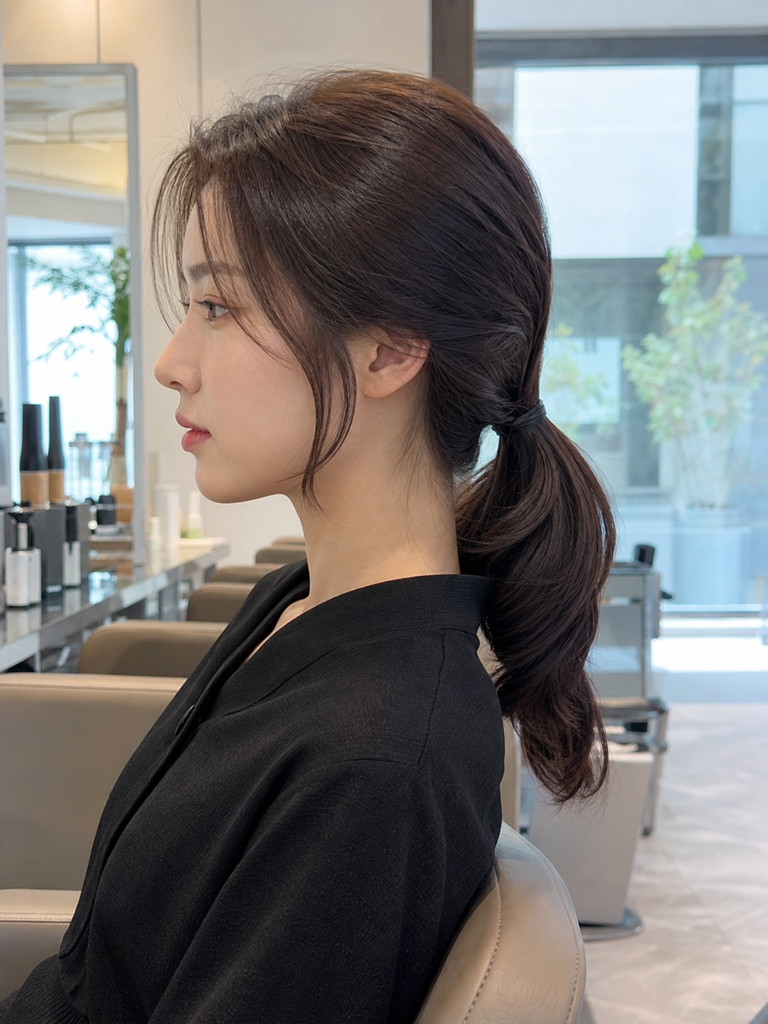 정돈되고 세련된 느낌의 헤어 연출
