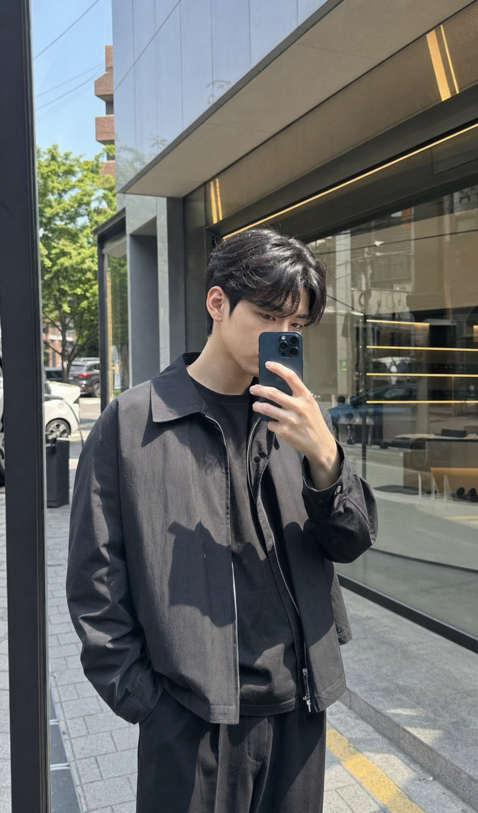 편집샵 앞에서 찍은 일상 스냅