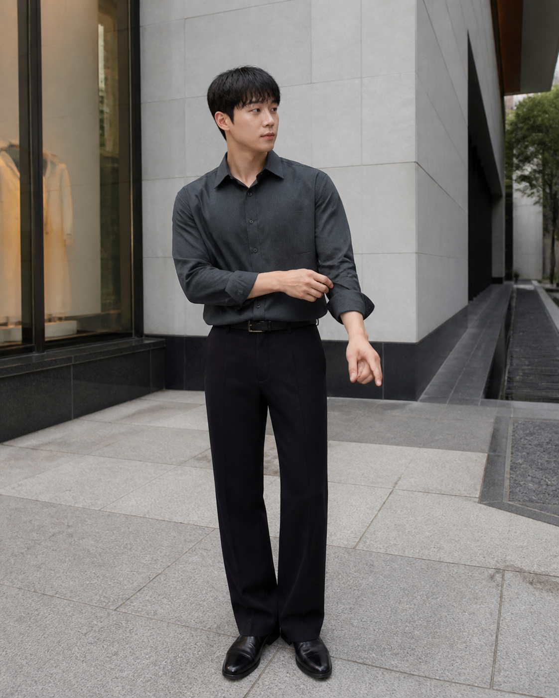백화점 앞 전신 스냅으로 보는 깔끔한 실루엣