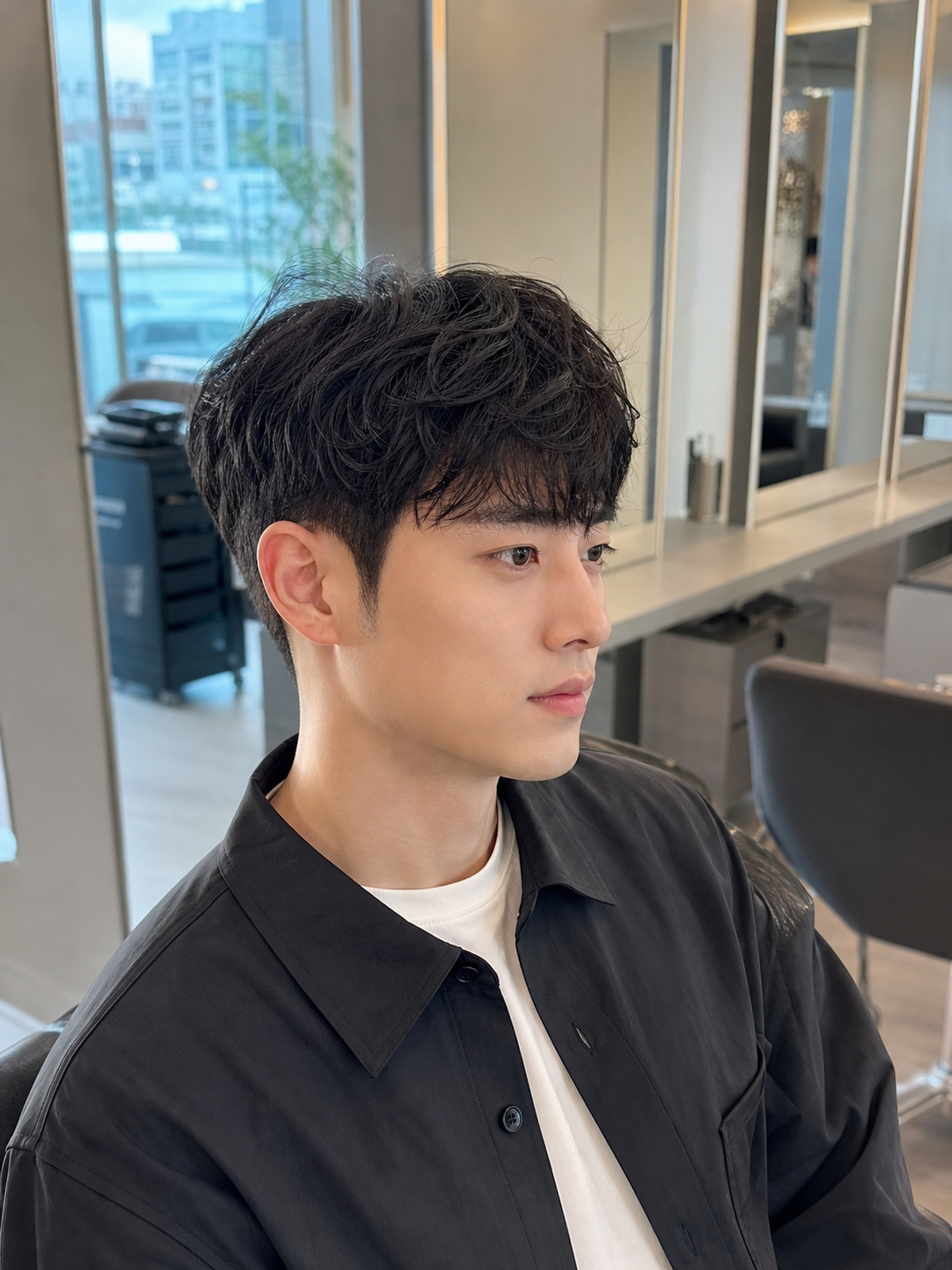 남성 다운펌과 크롭 스타일